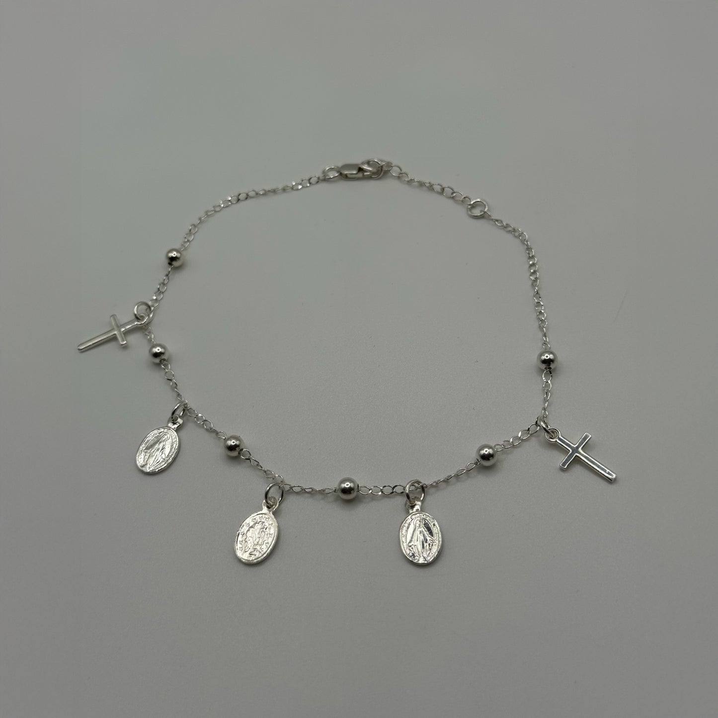 Tobillera con Dijes de Cruz y Medalla Milagrosa