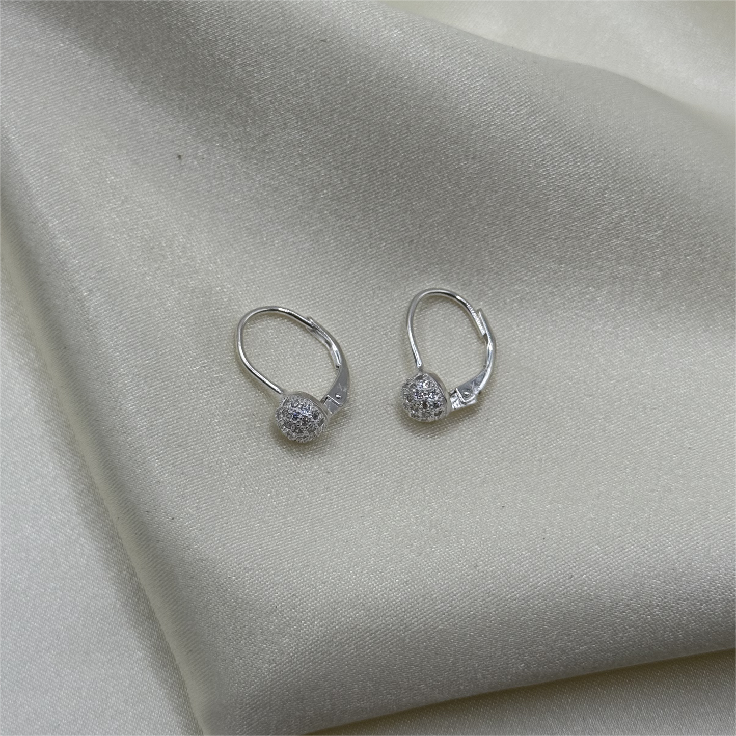Aretes Esfera con Destello